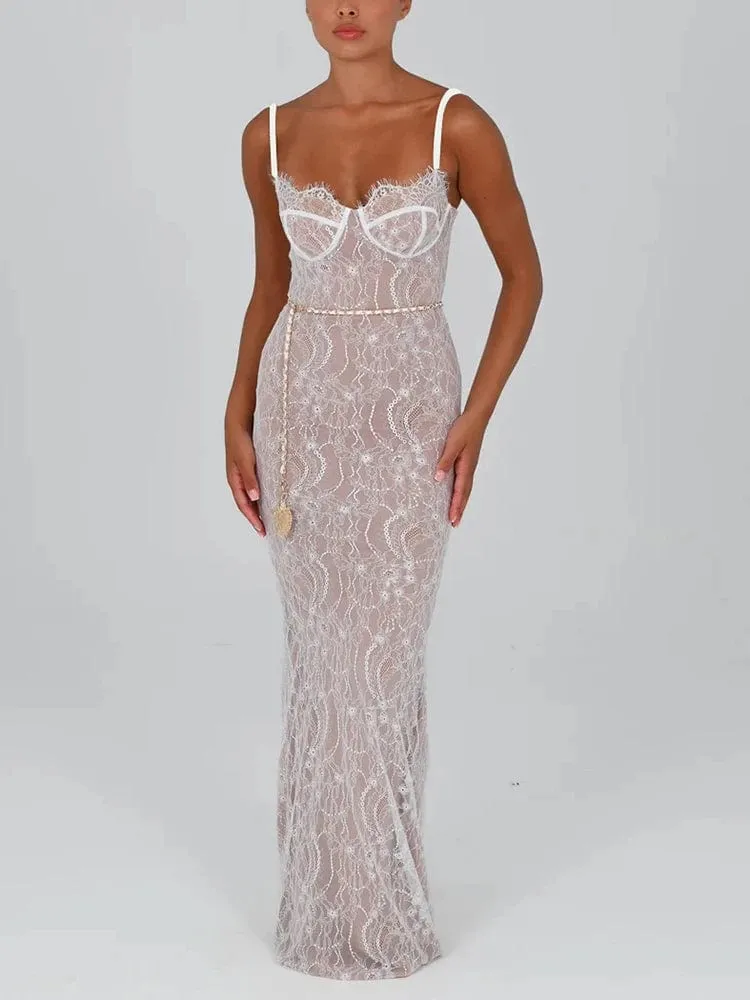 Robe longue en dentelle noire