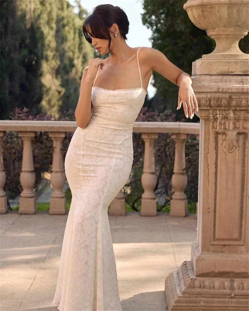 Robe longue en dentelle blanche