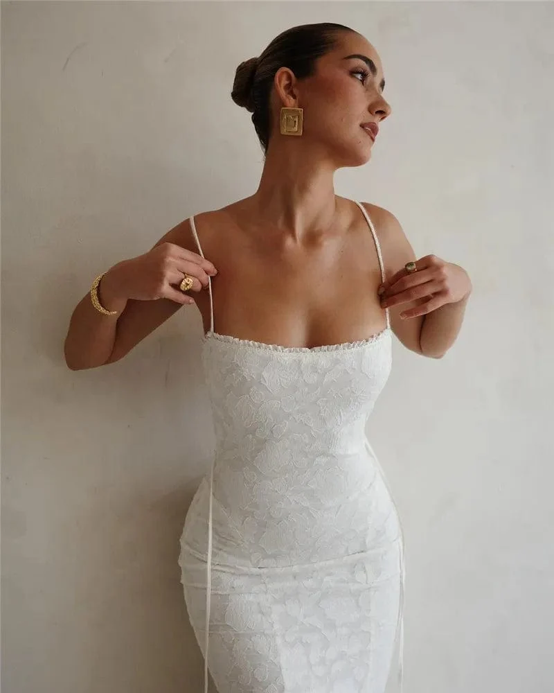 Robe longue en dentelle blanche
