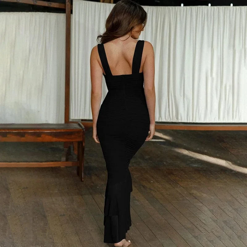 Robe longue avec décolleté carré