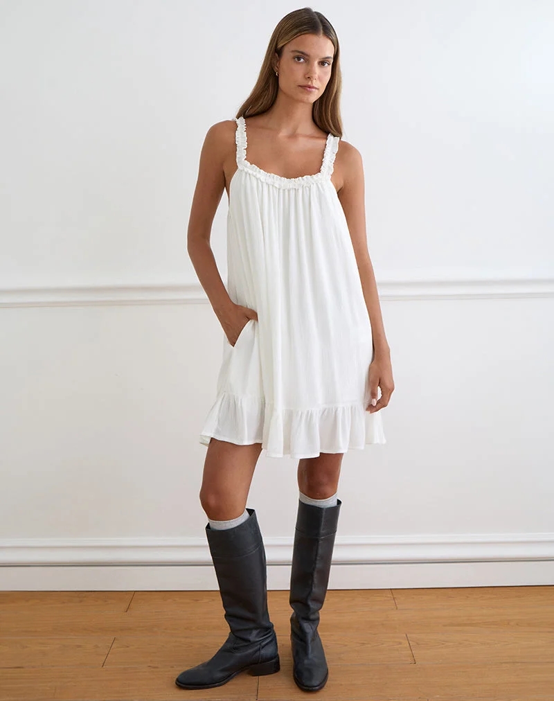 Mini-robe Elowen à volants, couleur blanc cassé froissé