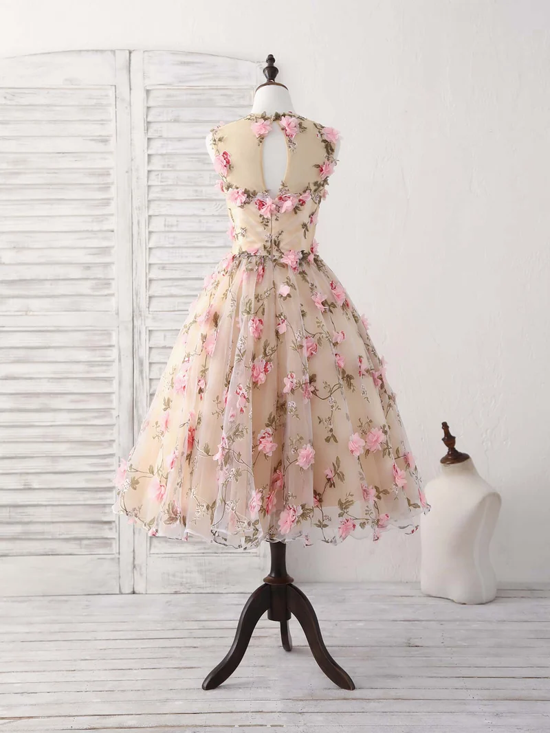 Robe de bal courte unique en champagne avec appliques 3D, jolie robe de retour à la maison