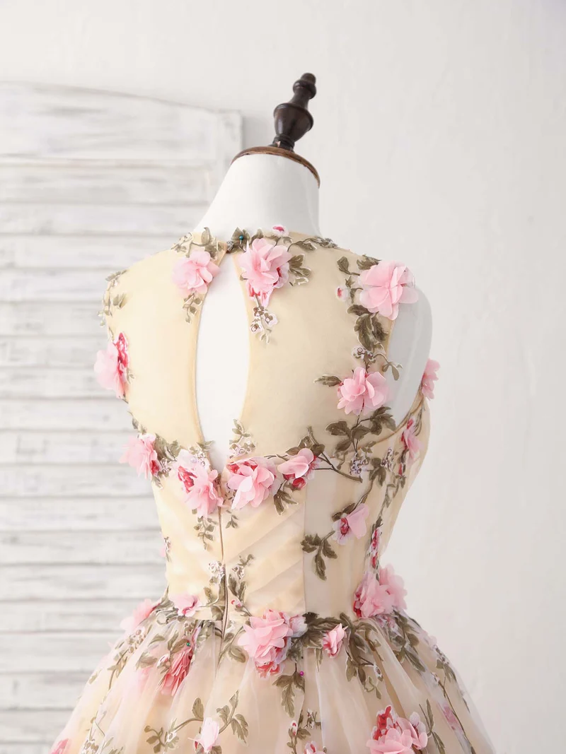Robe de bal courte unique en champagne avec appliques 3D, jolie robe de retour à la maison