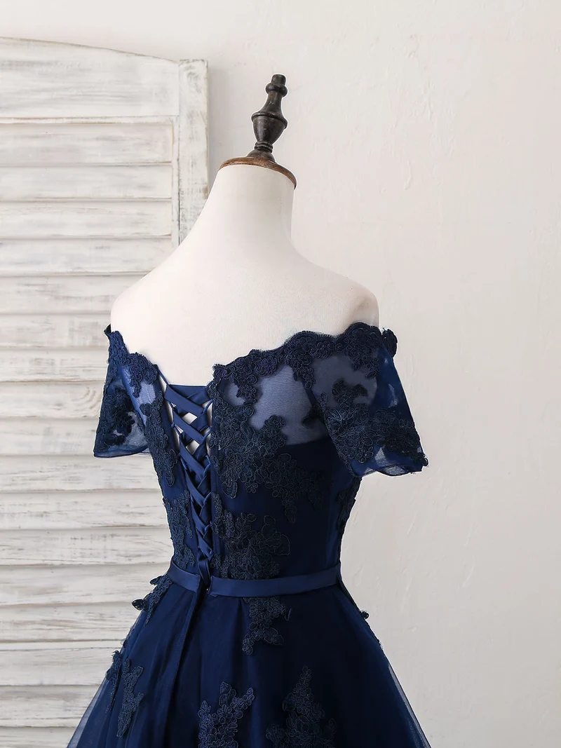 Robe de bal courte élégante en tulle bleu foncé pour les retrouvailles et les occasions spéciales