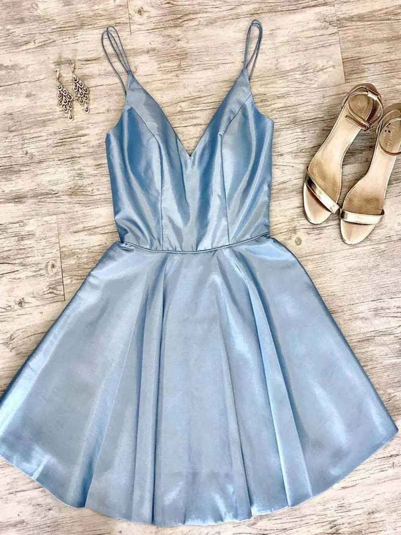 Robe de soirée élégante bleu clair, coupe trapèze, col en V, bretelles spaghetti courtes