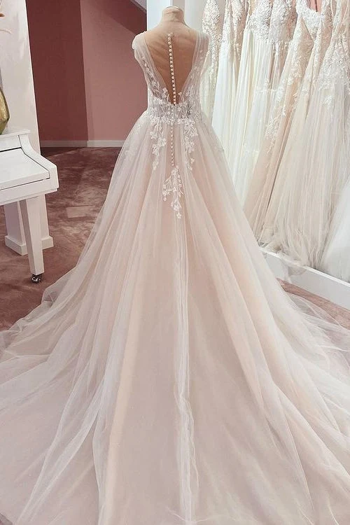Robe de mariée élégante coupe trapèze avec larges bretelles, volants, appliques en dentelle et tulle