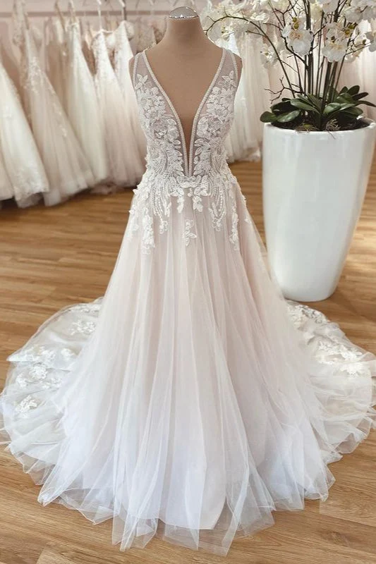 Robe de mariée élégante en tulle et dentelle florale, coupe trapèze, bretelles larges, longueur au sol, pour mariées