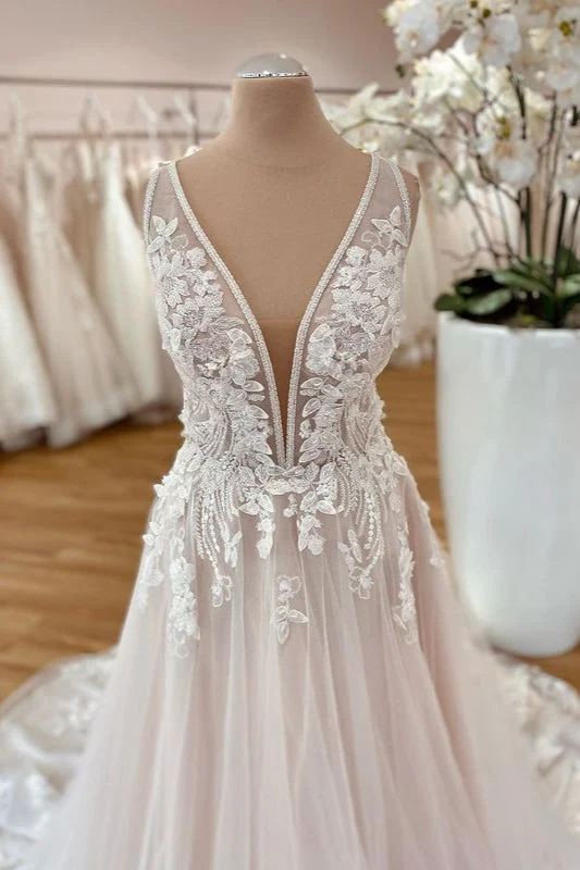 Robe de mariée élégante en tulle et dentelle florale, coupe trapèze, bretelles larges, longueur au sol, pour mariées