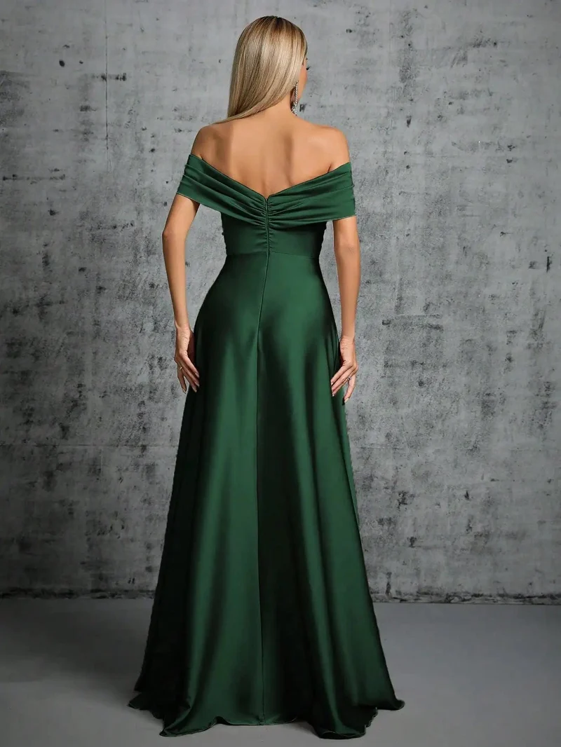 Robe invitée de mariage taupe avec épaules dénudées