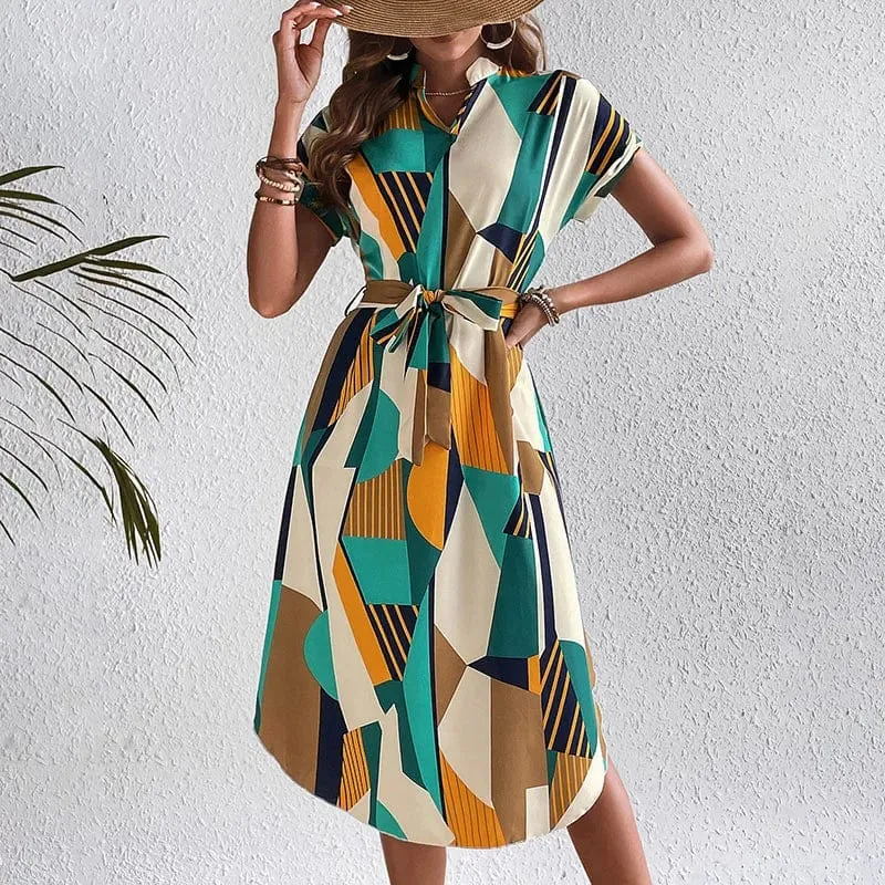 Robe midi colorée à manches courtes