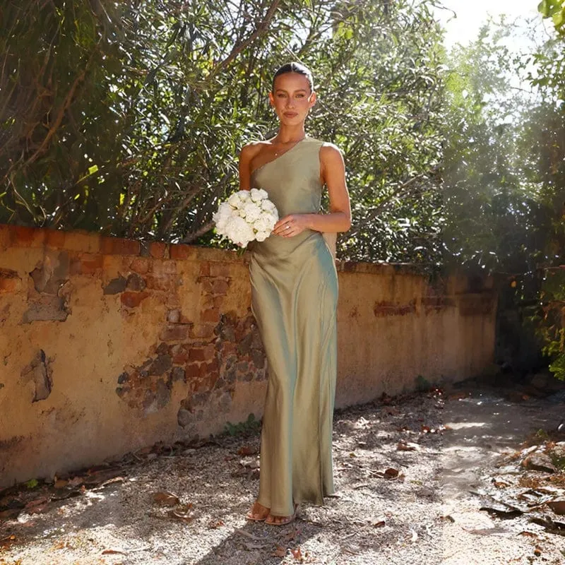 Robe demoiselle d'honneur asymétrique en satin