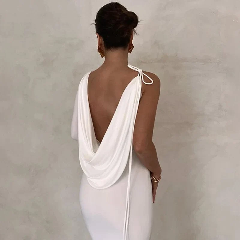 Robe de soirée chic avec décolleté plongeant