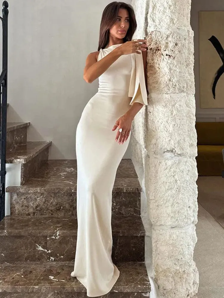 Robe de soirée longue avec une épaule dénudée