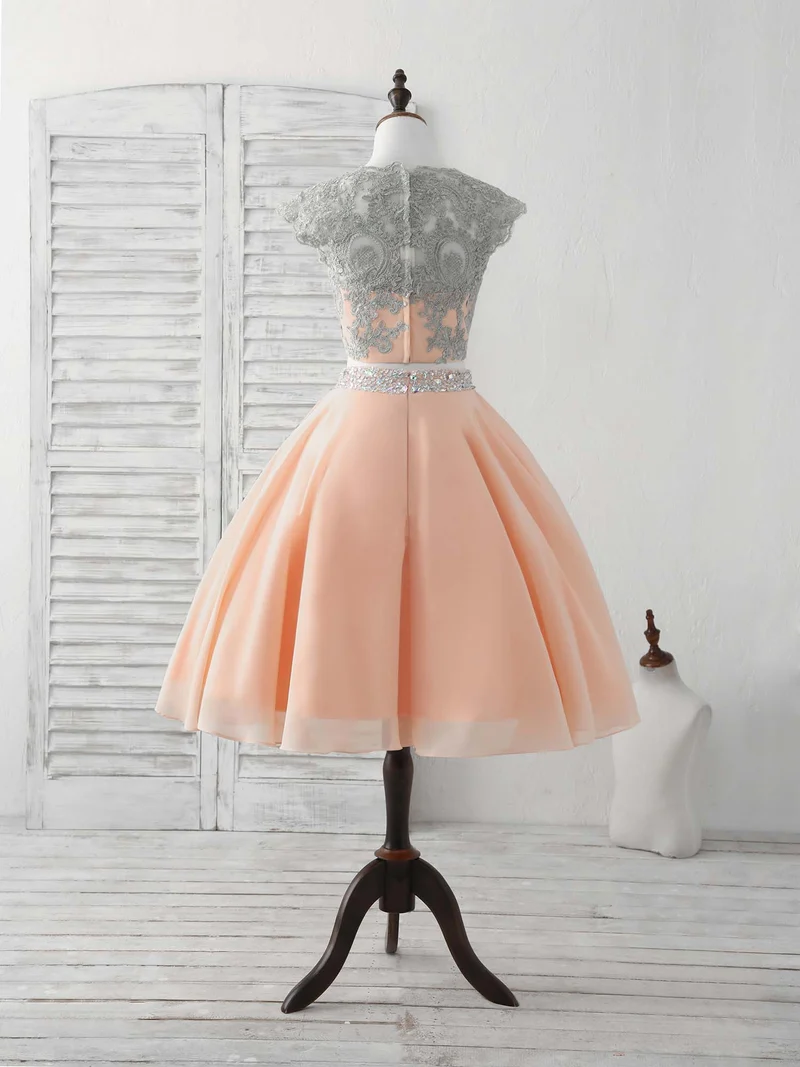 Robe de bal courte en dentelle élégante en deux pièces, parfaite pour les retrouvailles et les événements spéciaux