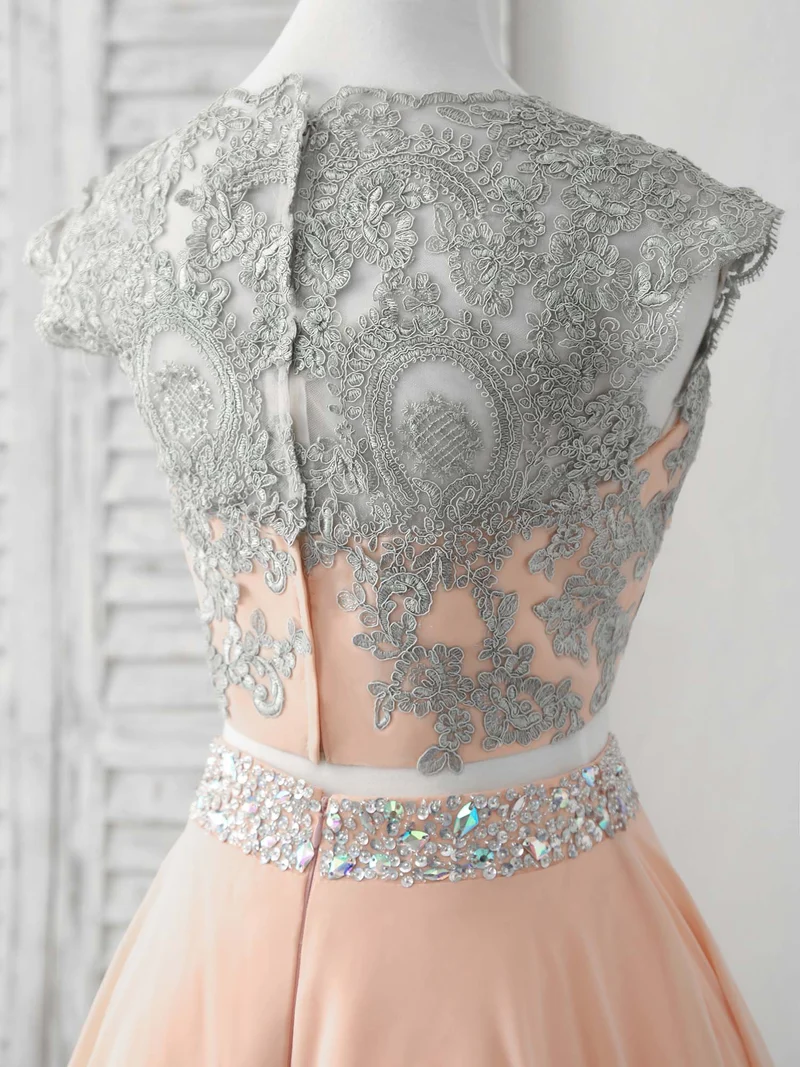 Robe de bal courte en dentelle élégante en deux pièces, parfaite pour les retrouvailles et les événements spéciaux