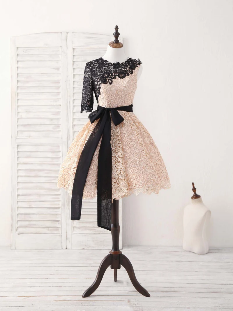 Robe de bal courte élégante en dentelle champagne - Parfaite pour les retrouvailles et les événements spéciaux