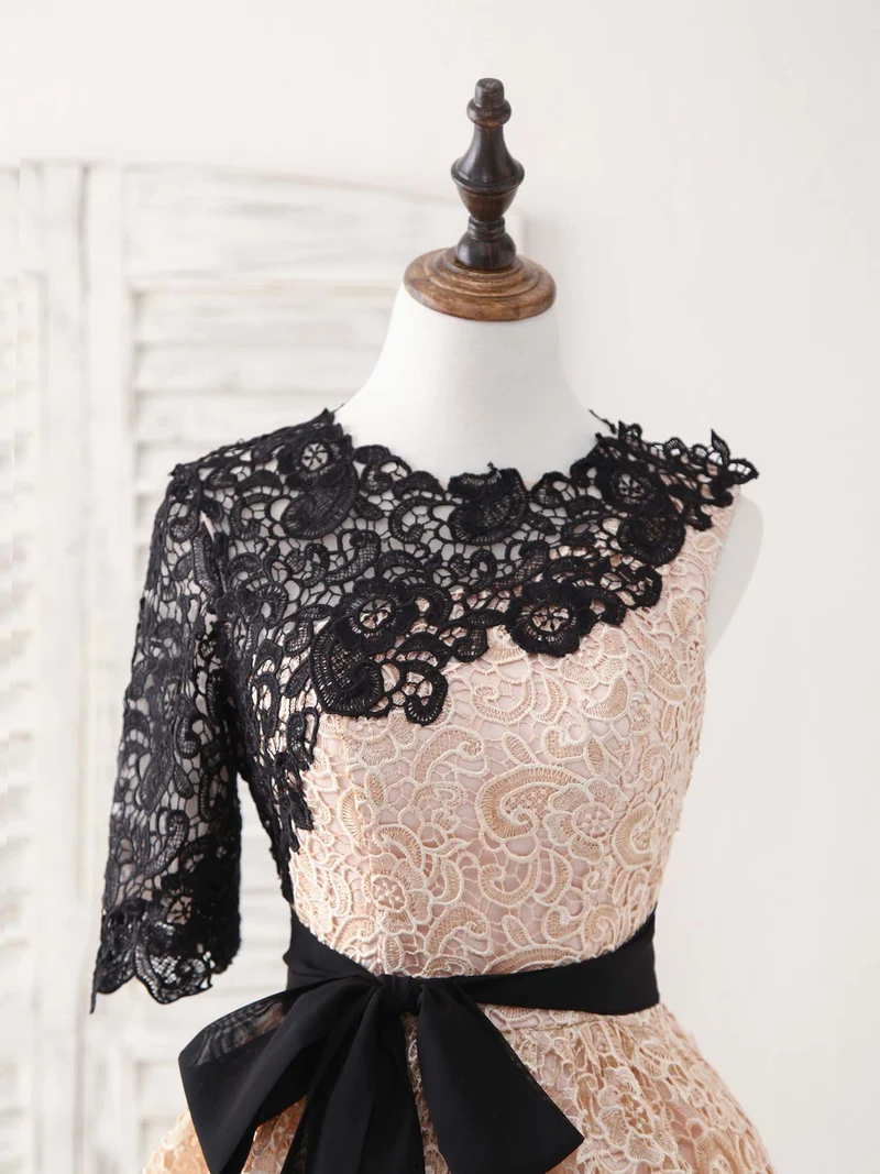 Robe de bal courte élégante en dentelle champagne - Parfaite pour les retrouvailles et les événements spéciaux