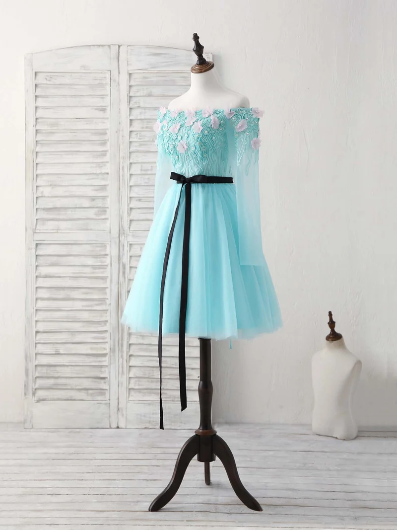 Robe de bal courte élégante en tulle vert avec appliques en dentelle pour les événements de retour à la maison