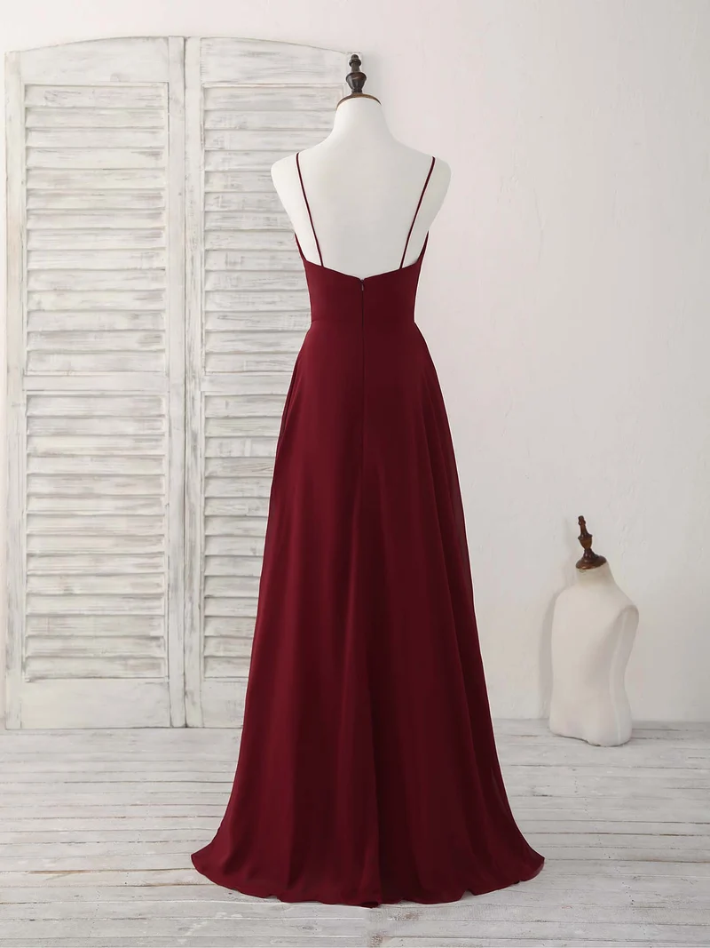 Robe élégante en mousseline bordeaux à col en V : parfaite pour une robe de bal ou de demoiselle d'honneur