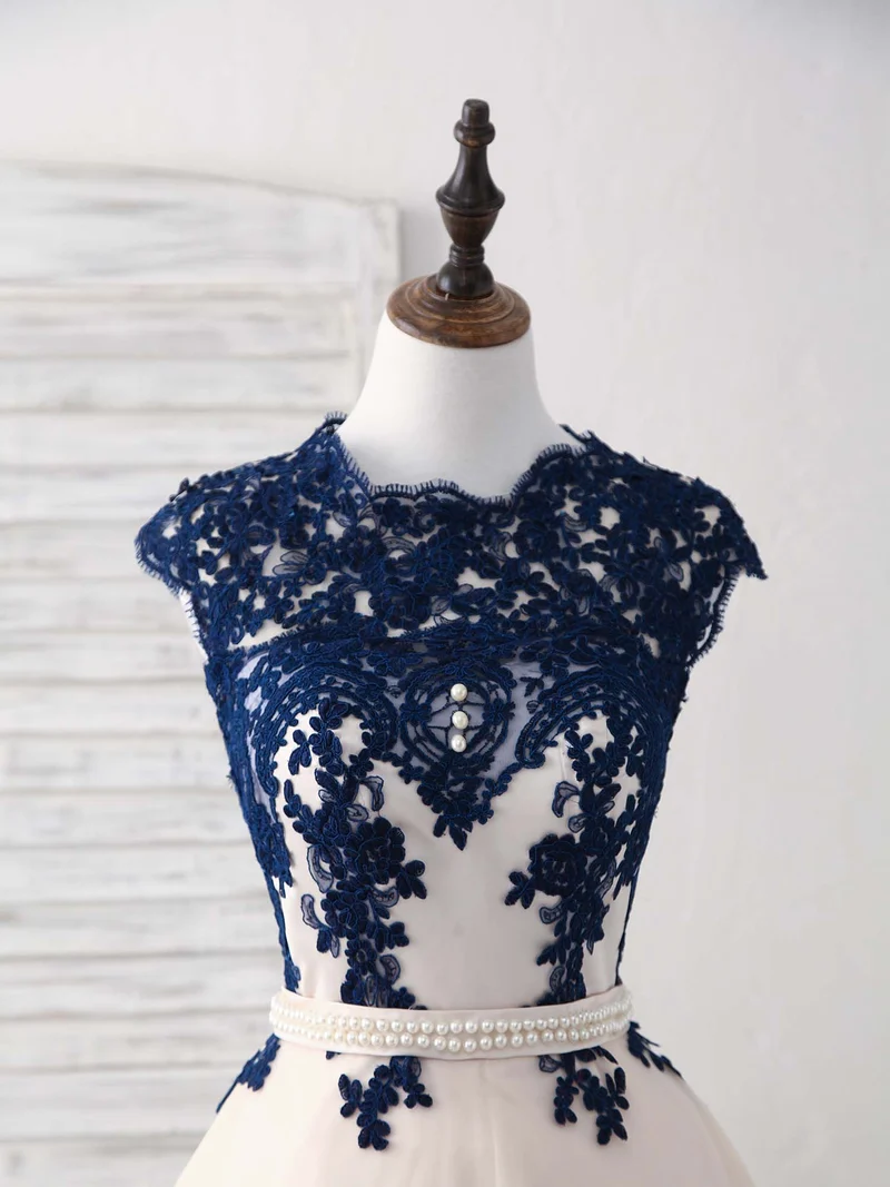 Robe de bal courte élégante en tulle et dentelle bleu foncé, robe de demoiselle d'honneur bleue élégante
