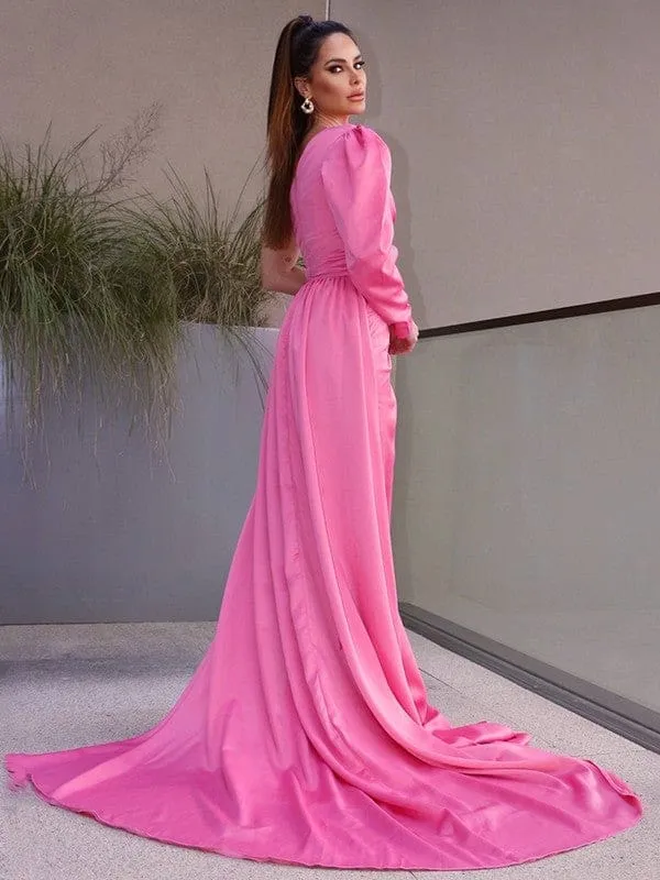 Robe de bal élégante à une épaule et manches longues en charmeuse froncée avec fente sur le devant