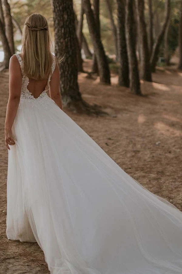 Robe de mariée bohème élégante en tulle et dentelle, coupe trapèze et col en V, pour mariées modestes
