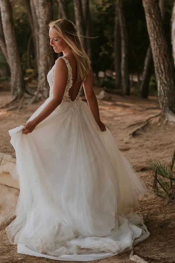 Robe de mariée bohème élégante en tulle et dentelle, coupe trapèze et col en V, pour mariées modestes