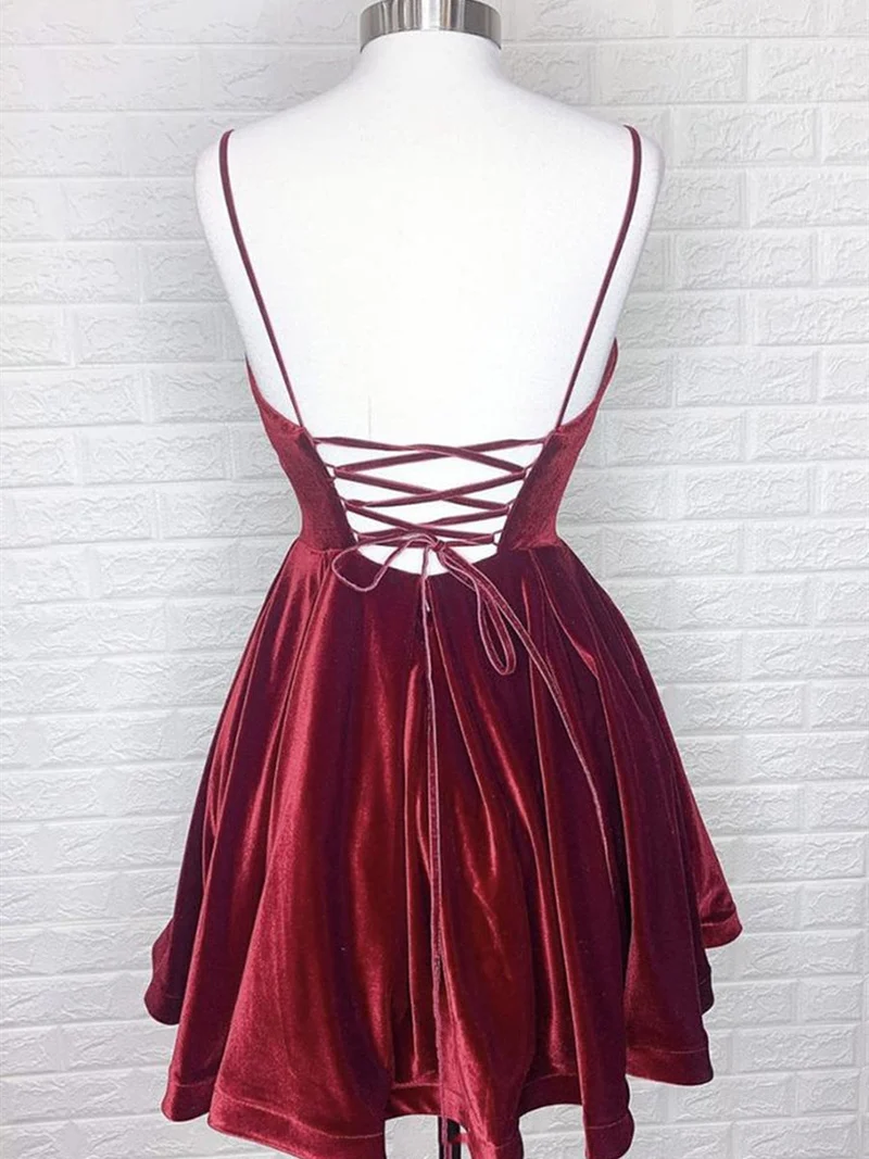 Robe de bal courte élégante en velours bordeaux, dos nu, col en V, pour remise de diplômes et retour à la maison