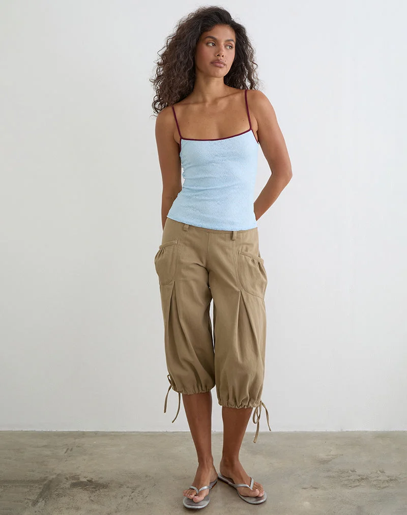 Top Cami Barlyn en dentelle turquoise avec bordure bordeaux