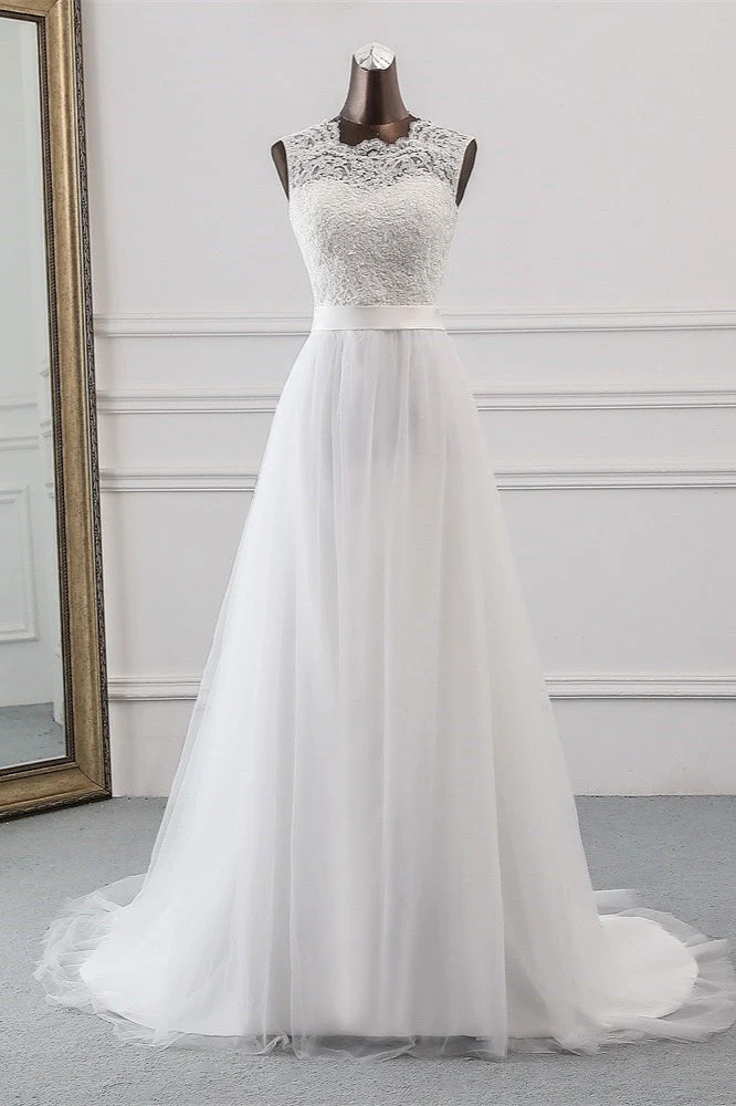 Robe de mariée longue en tulle à col bijou et coupe trapèze avec appliques en dentelle