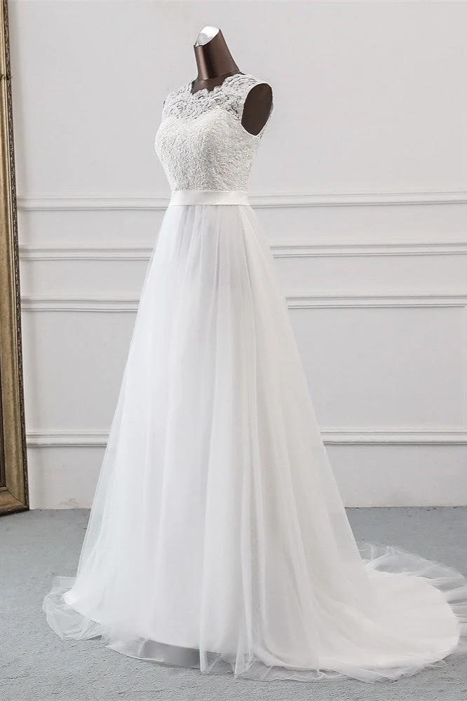 Robe de mariée longue en tulle à col bijou et coupe trapèze avec appliques en dentelle