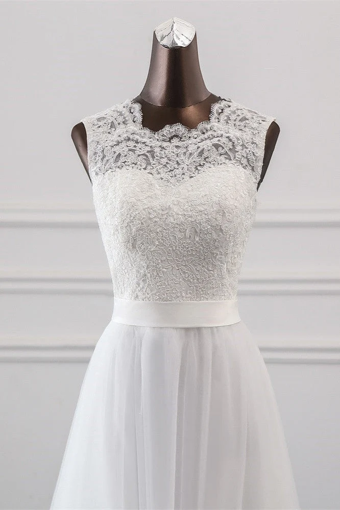 Robe de mariée longue en tulle à col bijou et coupe trapèze avec appliques en dentelle