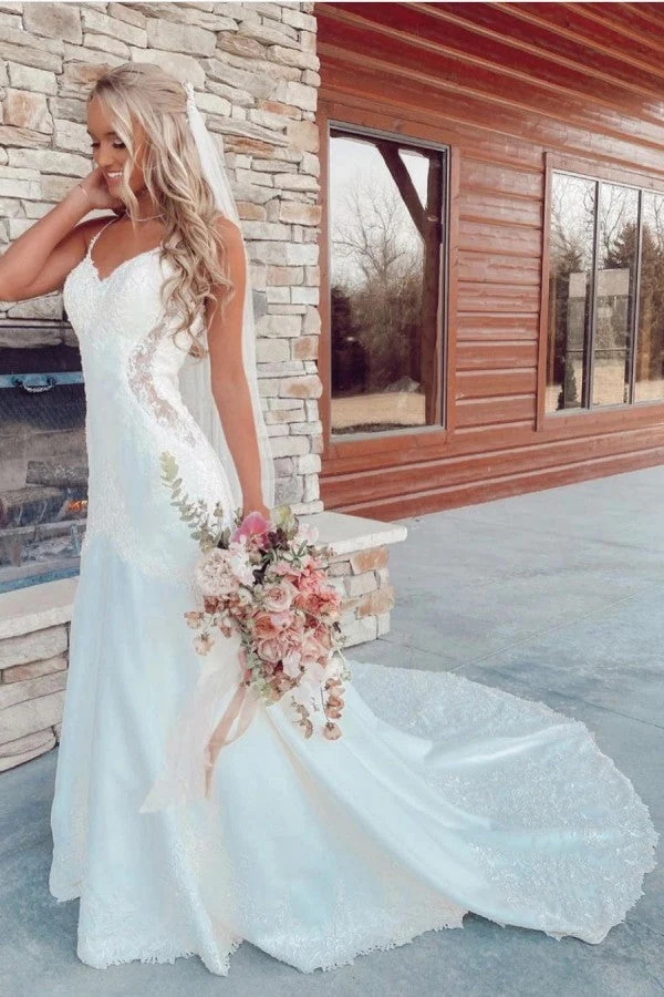 Robe de mariée sirène blanche élégante à col en V avec appliques en dentelle et bretelles spaghetti
