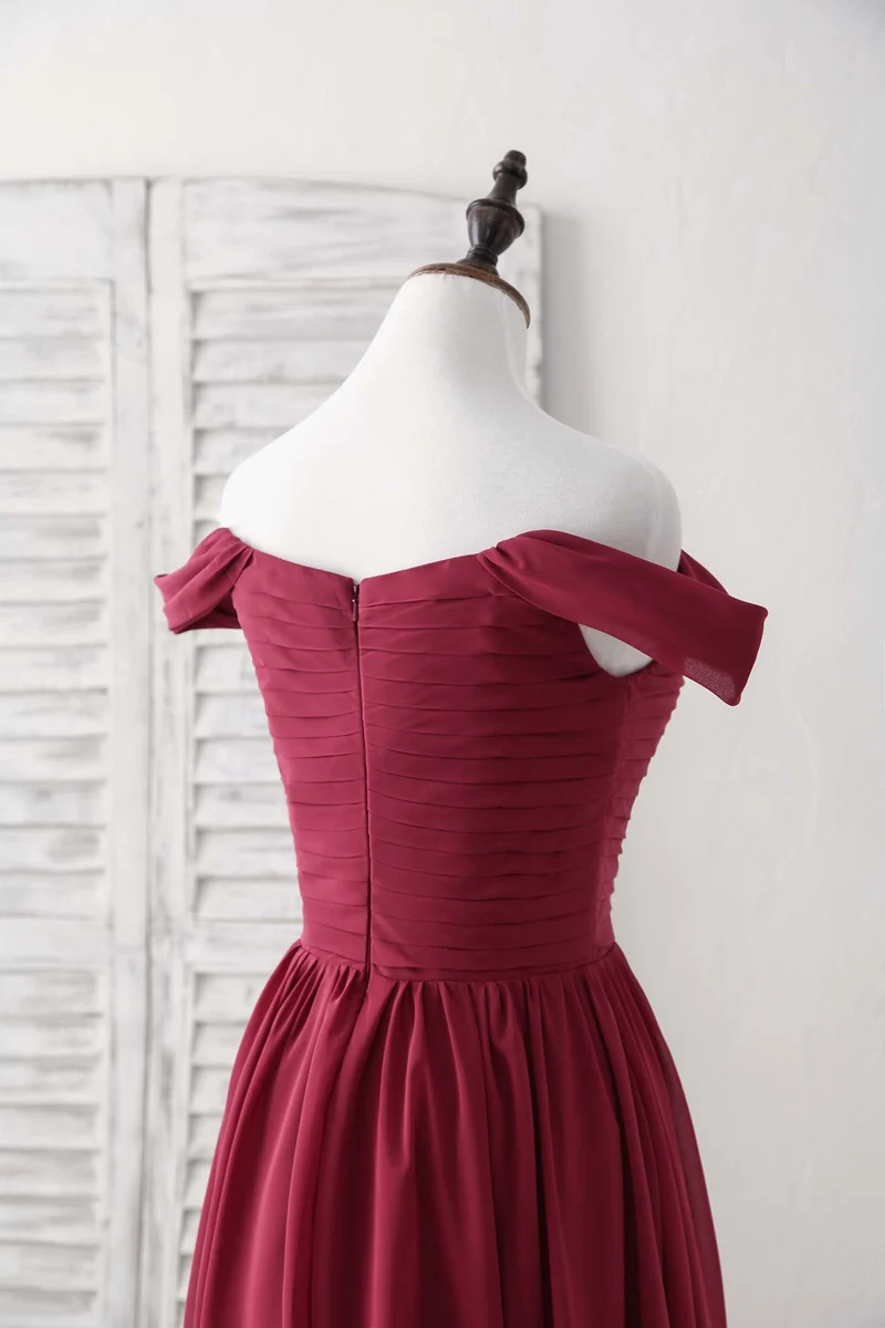 Robe de bal longue et élégante en mousseline bordeaux à épaules dénudées pour demoiselles d'honneur