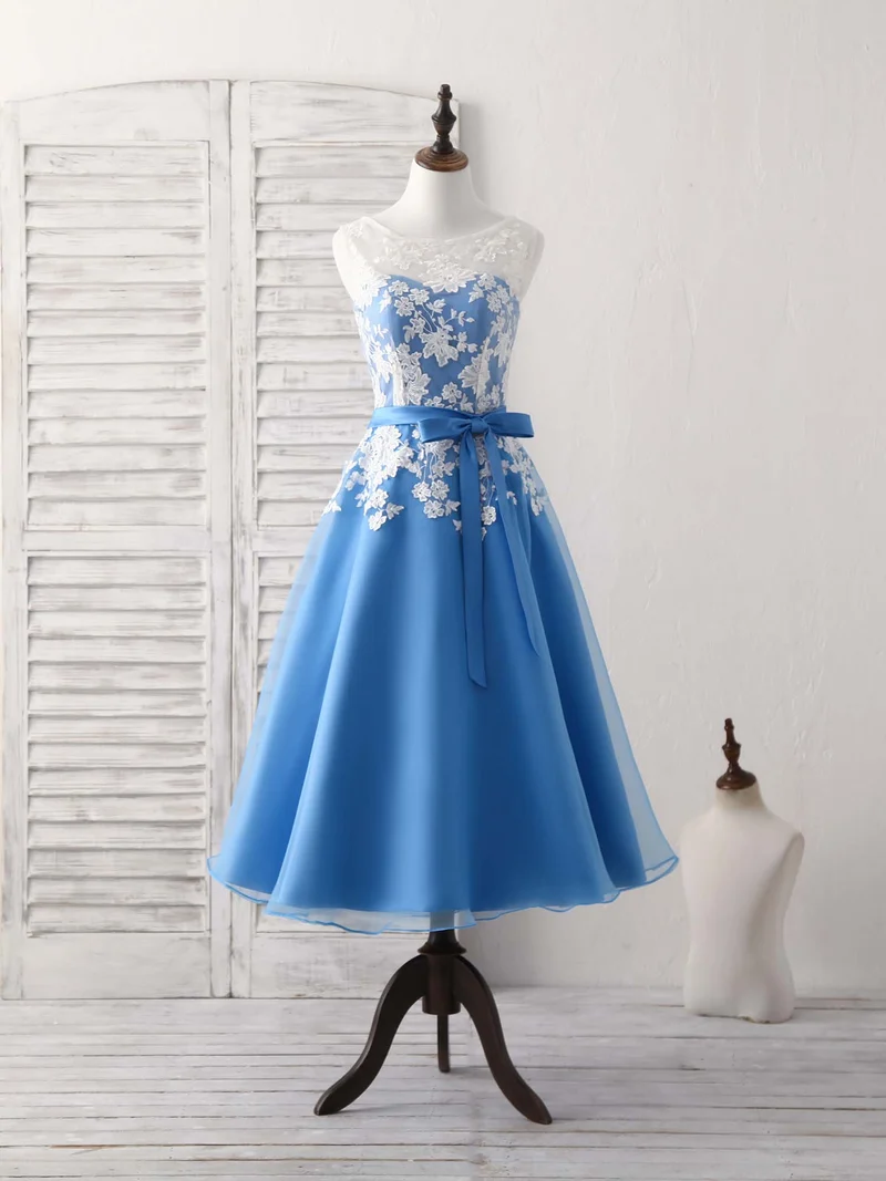 Robe de bal élégante bleue à col rond et appliques en tulle et dentelle, longueur thé, pour demoiselle d'honneur