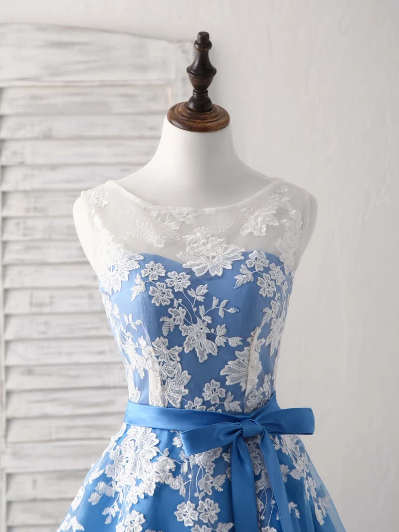 Robe de bal élégante bleue à col rond et appliques en tulle et dentelle, longueur thé, pour demoiselle d'honneur