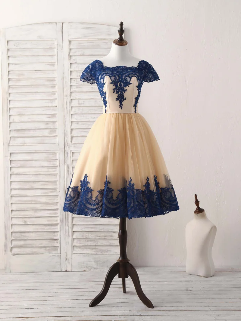 Robe de bal courte élégante en tulle et dentelle champagne avec appliques