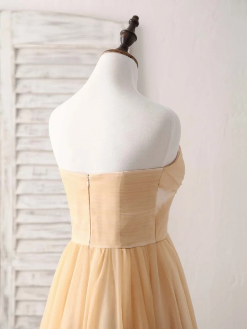 Robe de bal courte élégante en tulle champagne, robe de demoiselle d'honneur chic pour les occasions spéciales
