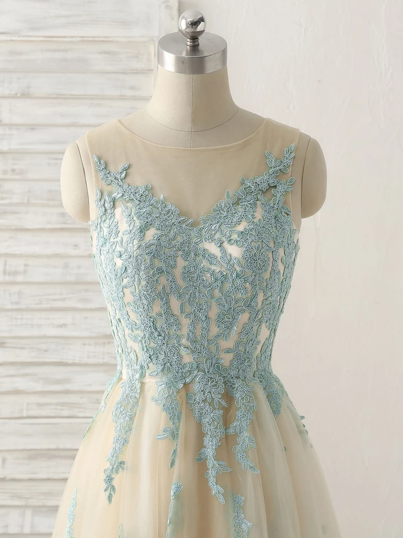 Robe de demoiselle d'honneur élégante en tulle et dentelle verte à manches longues