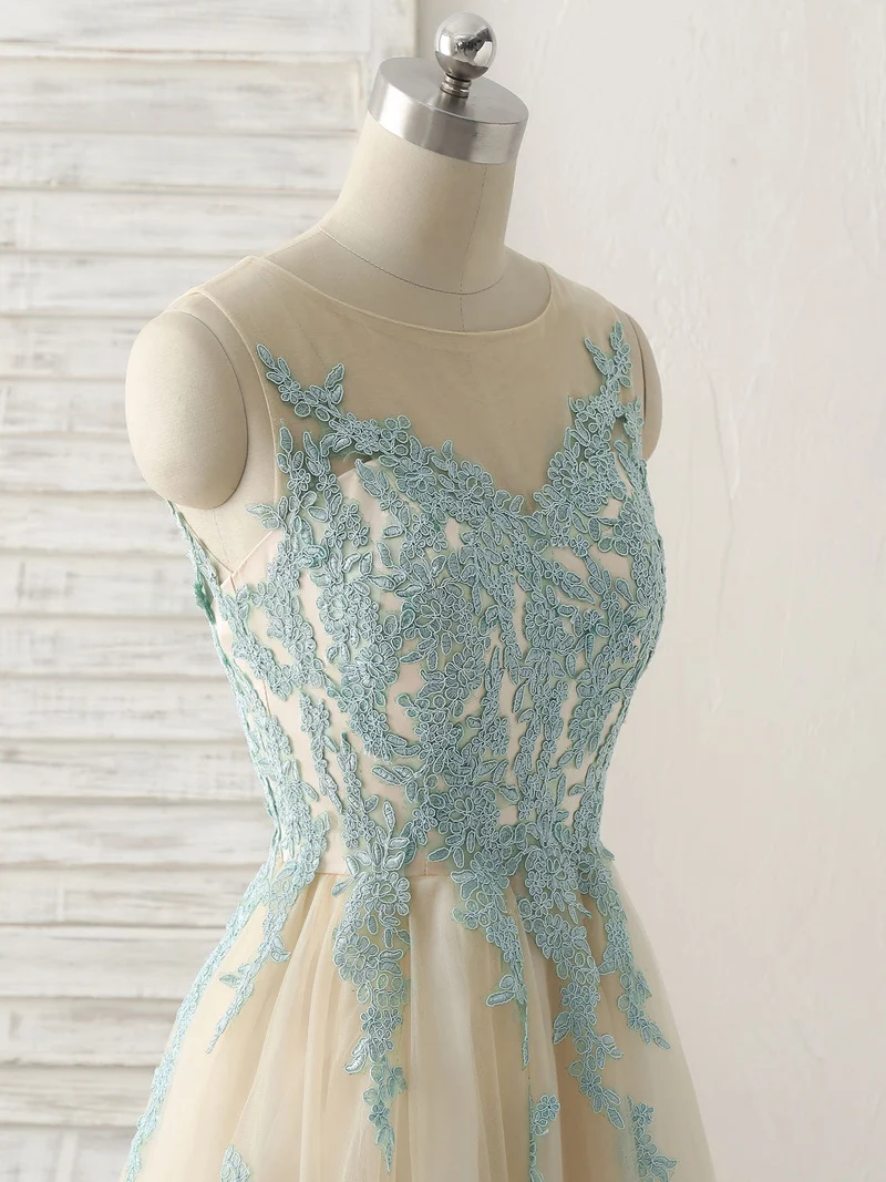Robe de demoiselle d'honneur élégante en tulle et dentelle verte à manches longues