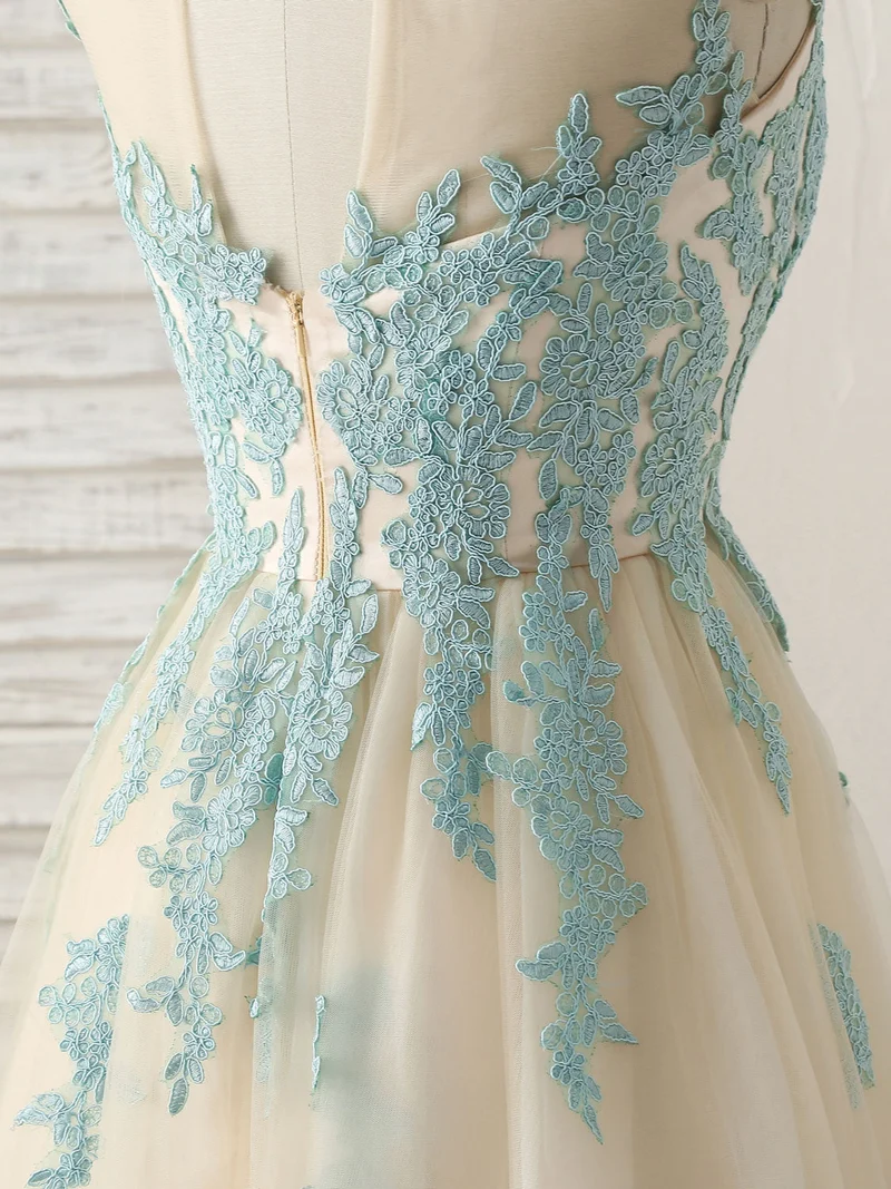 Robe de demoiselle d'honneur élégante en tulle et dentelle verte à manches longues