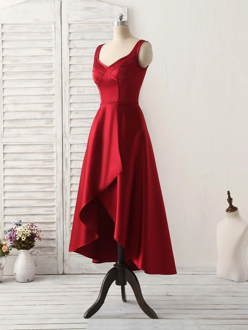 Robe de bal bordeaux élégante à col en V, idéale pour les demoiselles d'honneur et les soirées