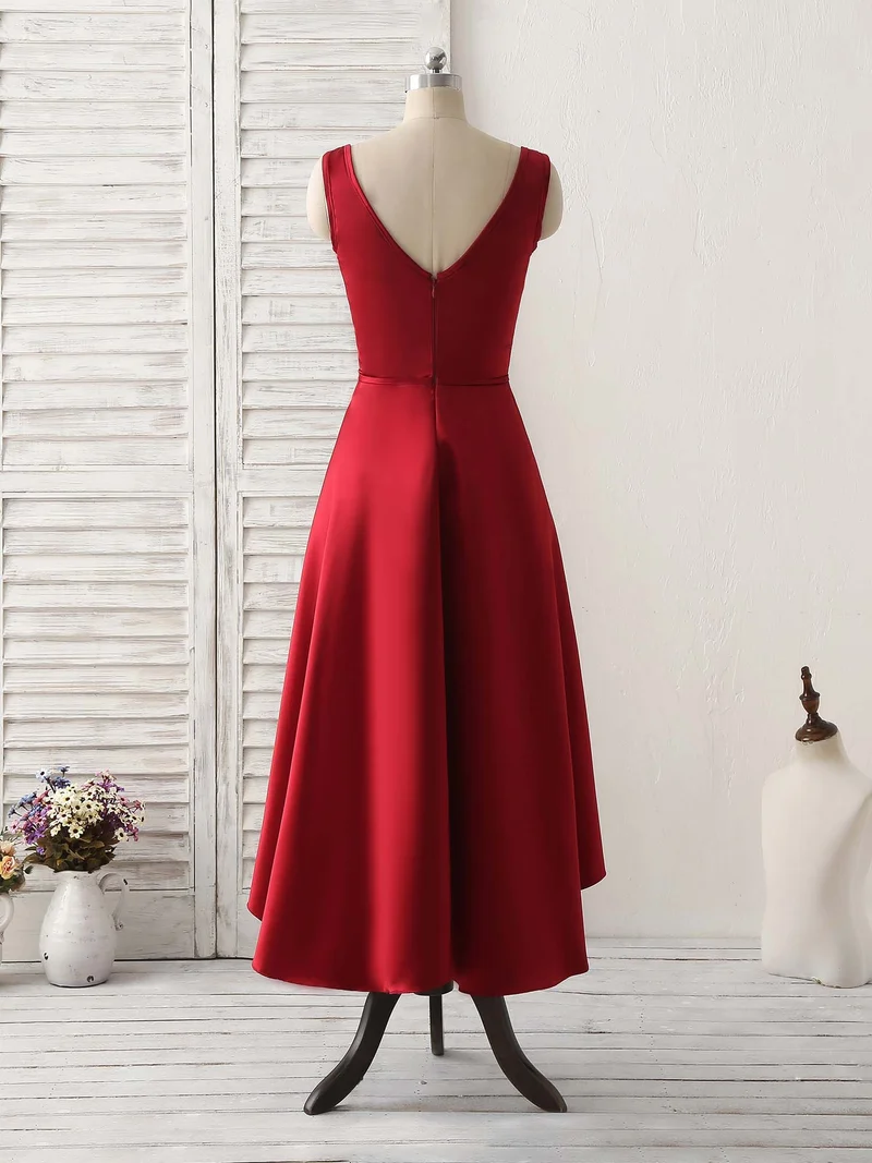 Robe de bal bordeaux élégante à col en V, idéale pour les demoiselles d'honneur et les soirées