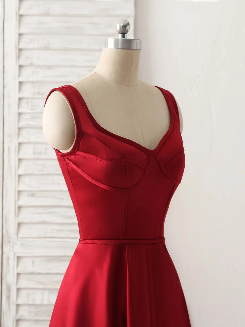 Robe de bal bordeaux élégante à col en V, idéale pour les demoiselles d'honneur et les soirées