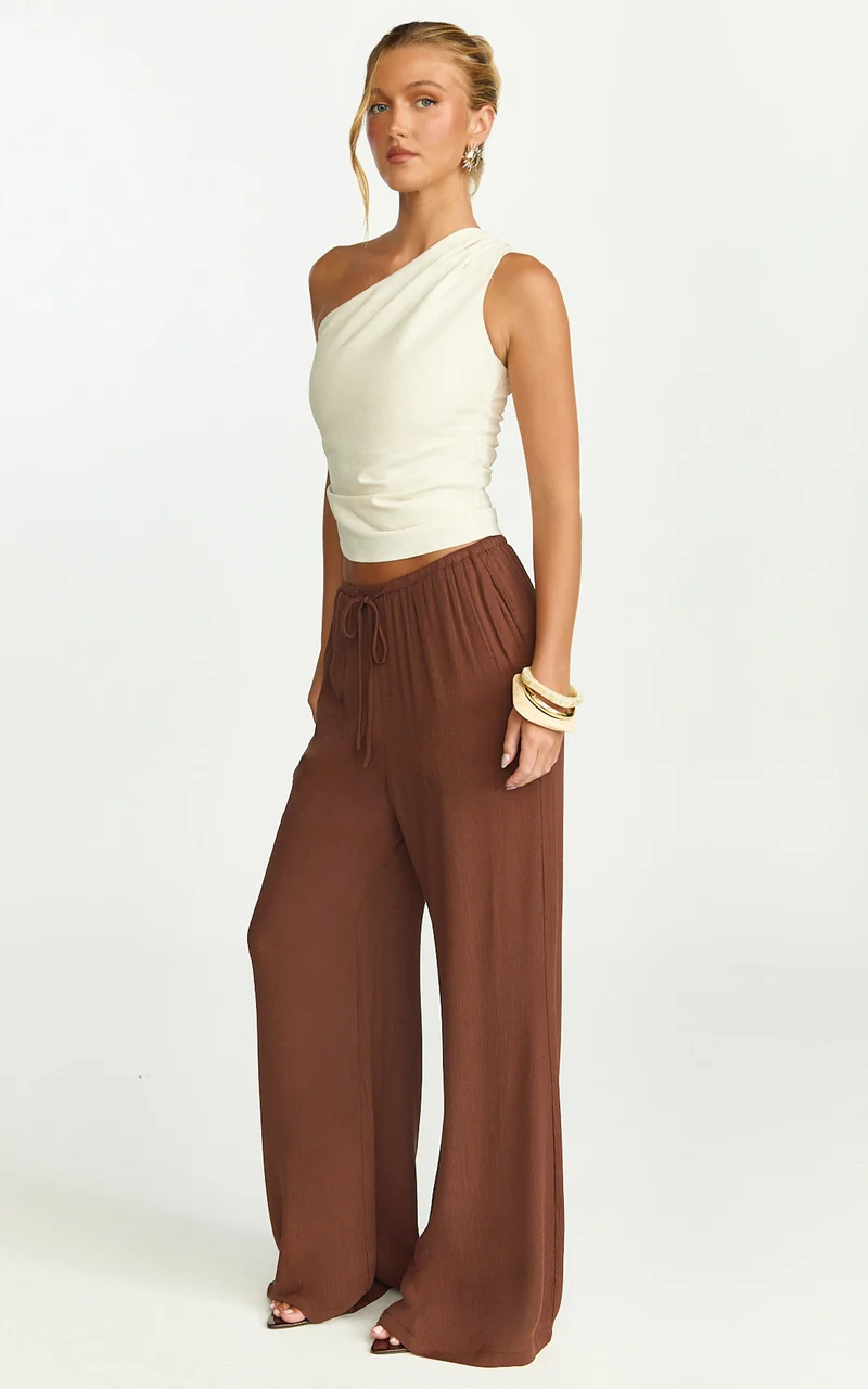 Makenna Pants - Wide Leg Crinkle Pants in Chocolate