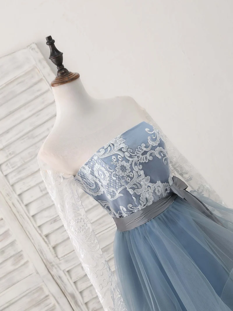 Robe courte élégante en tulle gris pour demoiselles d'honneur et occasions spéciales