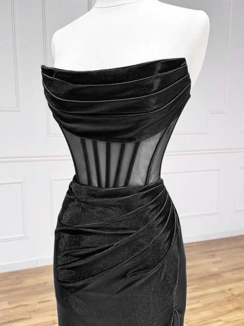 Robe de bal élégante en satin noir à épaules dénudées : coupe trapèze, longueur au sol, robe de soirée chic