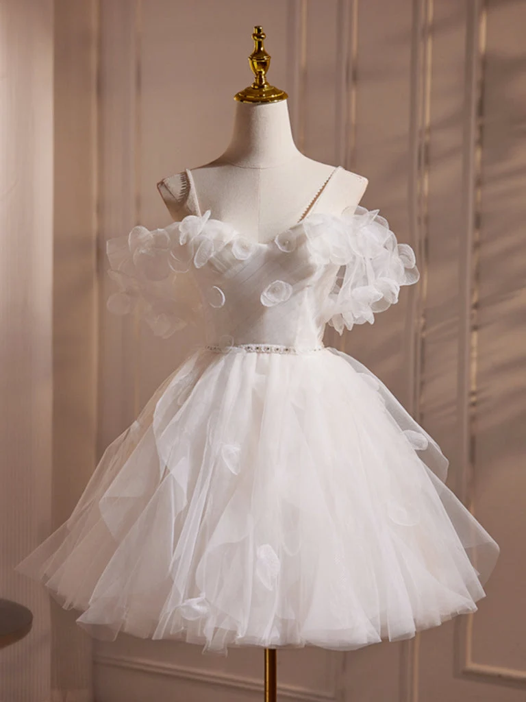 Robe de bal trapèze blanche chic en tulle à épaules dénudées : un indispensable pour votre retour à la maison
