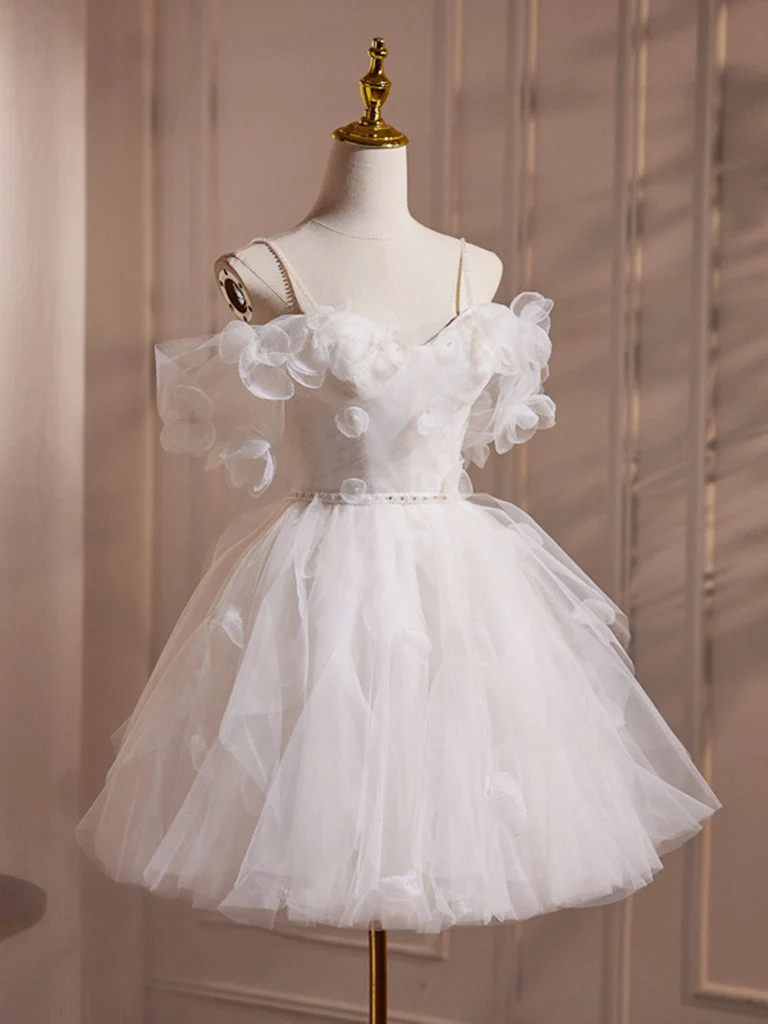 Robe de bal trapèze blanche chic en tulle à épaules dénudées : un indispensable pour votre retour à la maison
