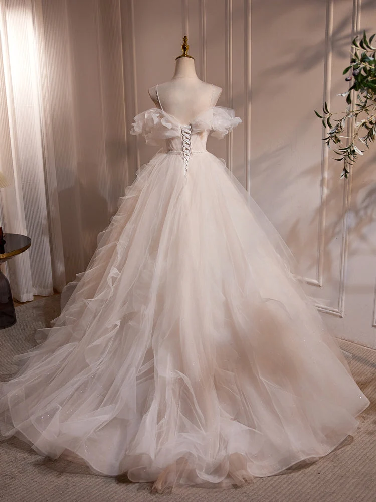 Robe de bal élégante en tulle blanc à épaules dénudées et coupe trapèze : une robe parfaite pour un Sweet Sixteen